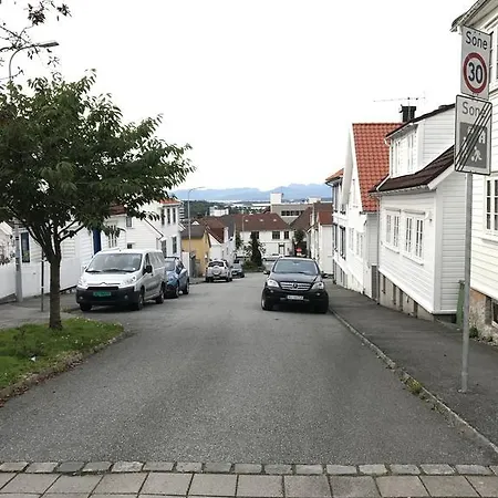- Mollegata 81 Stavanger
